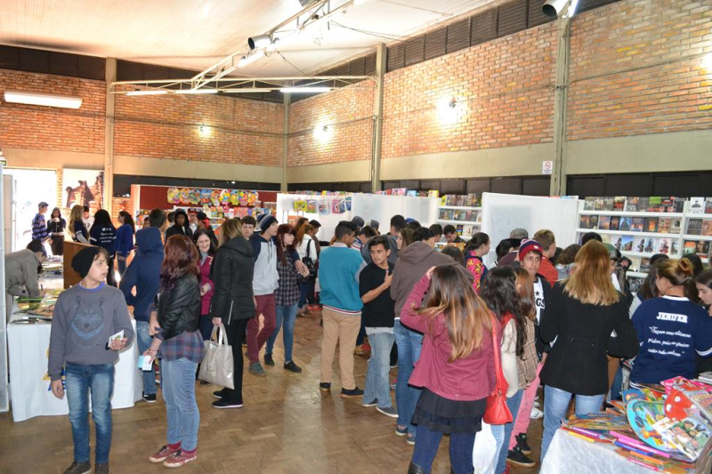 Inicia a programação da Feira do Livro de Santo Ângelo